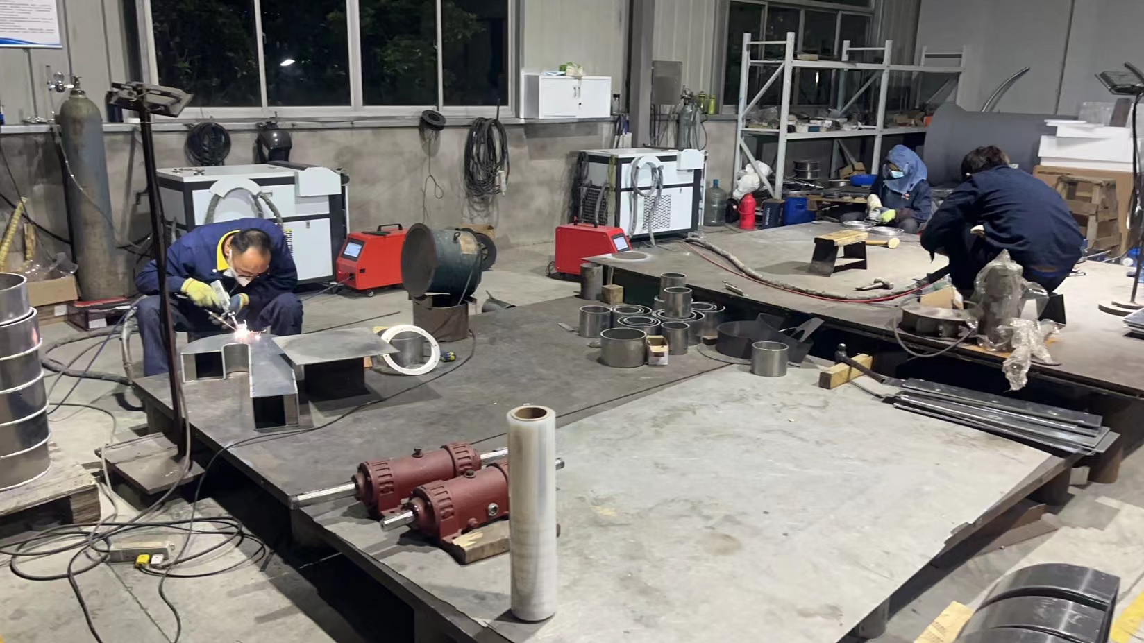 公司華北辦喜接12條船的鋁質(zhì)汽水分離百葉窗大單(圖3) 4b64b893d3bb8b59e89008354097c65.jpg